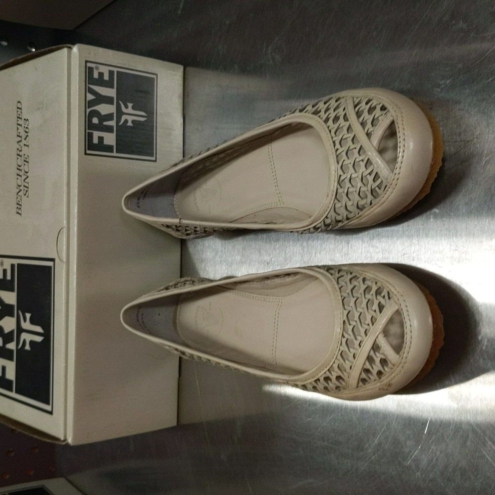 Frye - Emma Woven Peep Toe (off white)